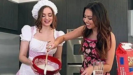 WeLiveTogether - Pussy fucking alongside Mary Moody