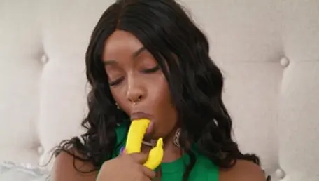 Brazzers: Hot Nympho Lily's Sticky Date