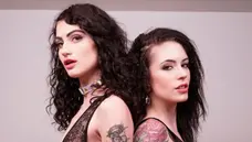 Acrobatic goth Lydia Black need gets fingering in lingerie