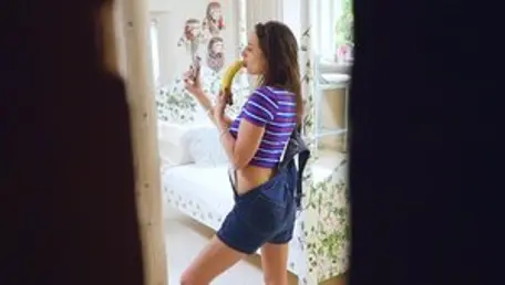 Sis Loves Me: Step sister fucking