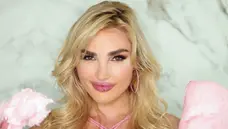 Big Cock Stretches Tight Blonde Pussy Wide