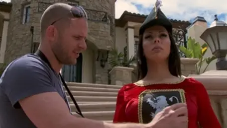 Tourist Scott tests his luck with horny royal guard Rachel