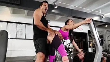 SneakySex - Wet Rachel Starr hard licking pussy in the gym