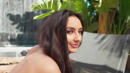 VogoV: Charming babe hard orgasm outdoors