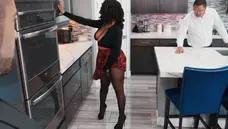 Brazzers: Quincy's Wild House Hunting