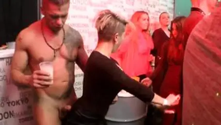 Party Hardcore: Big booty got nailed