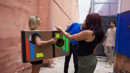 Brazzers: Public Funn with Gypsy and Sav